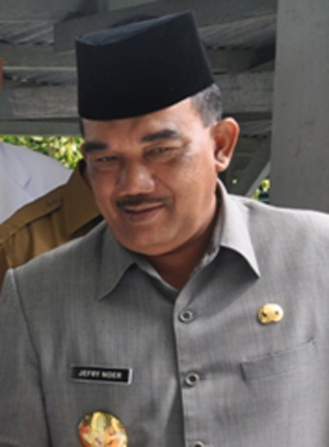 Sekolah Lakukan Pungutan kepada Siswa, Bupati Kampar Jefry Noer Berang