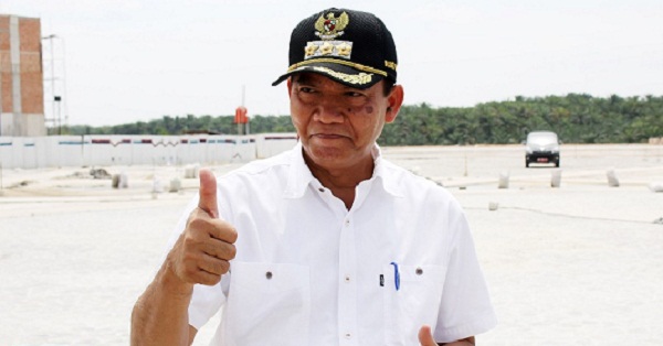 WALI KOTANYA HEBAT, Pekanbaru Kembali Terima Penghargaan Kota Tujuan Investasi Terbaik