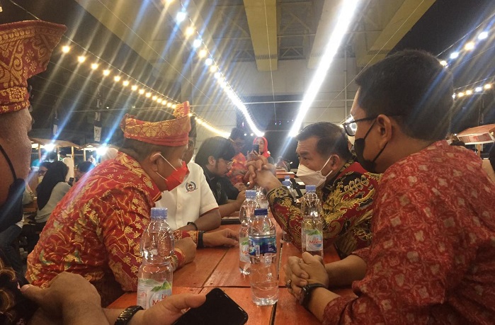 Hingga Tengah Malam, Wali Kota Pekanbaru Pantau Pasar Kuliner LPM