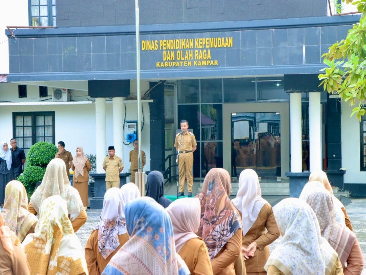 Bupati Kampar Tekankan Reposisi Guru dan  Integritas