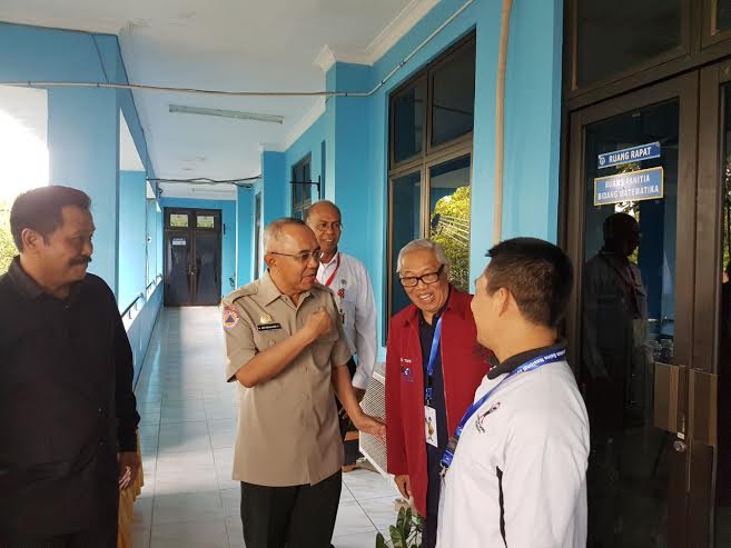 Gubri Tinjau Pelaksanaan OSN di SMAN 08 Pekanbaru