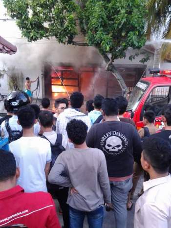 Baru Saja, Sebuah Kafe Tempat Tinggal di Jalan Thamrin Gobah Terbakar