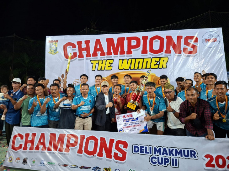 Plt Sekretaris Disdikpora Tutup Turnamen Bola Voli Deli Makmur Cup II