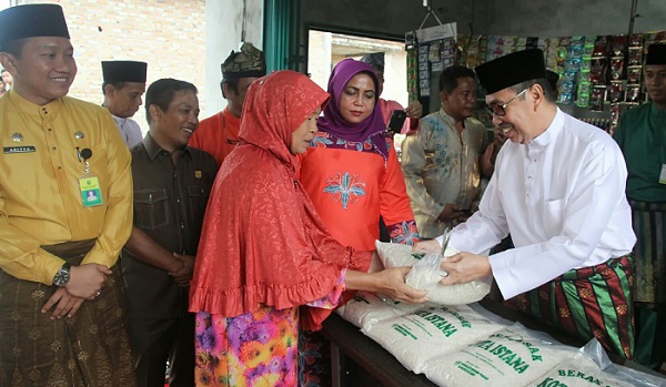 Alhamdulillah...  Dalam Dua Bulan, Beras Siak Sudah  Terjual Sebanyak 3,2 Ton