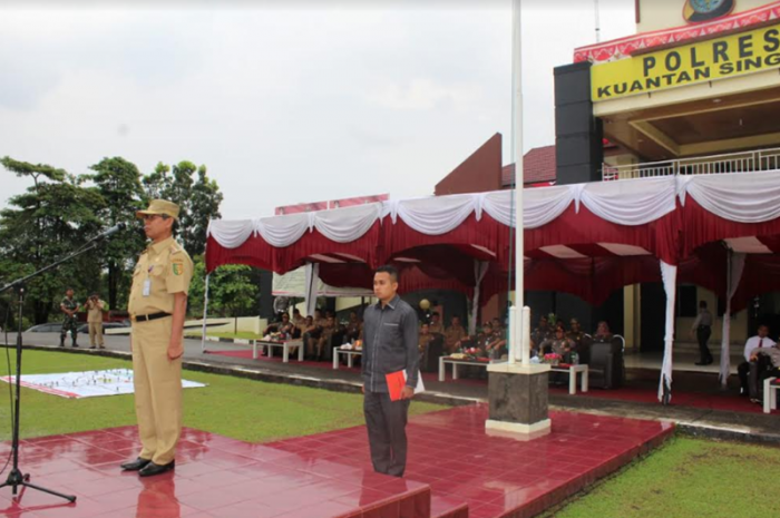 Bupati Mursini Pimpin Apel Gelar Pasukan Pengamanan Festival Pacu Jalur 2018