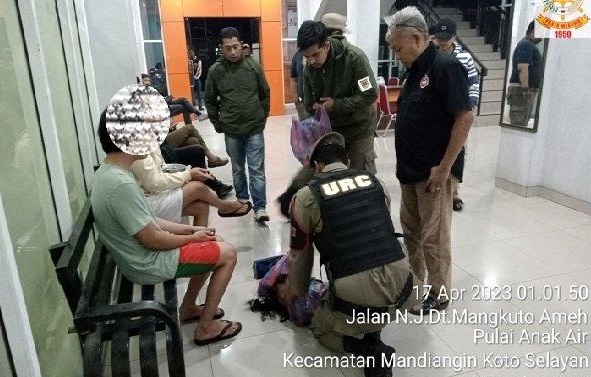 HOROR! 4 Gay Terjaring Razia di Bukittinggi, 3 Orang Diantaranya Positif HIV/AIDS