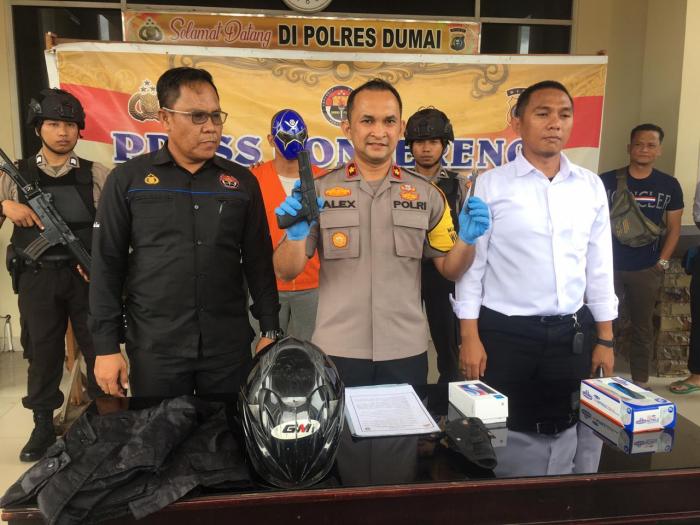 Oalah, Pelaku Pencurian Alfamart dan Indomaret di Dumai Ini Ternyata Gunakan Senjata Api Mainan