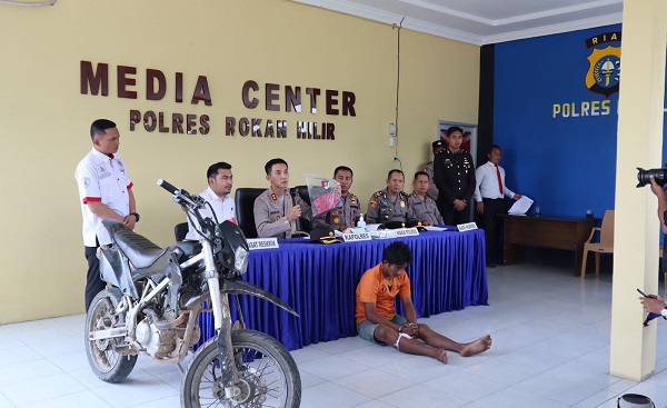 Polres Rohil Tangkap Tersangka Pembunuhan Muhammad Rizki Saat Hendak Melarikan Diri ke Jambi