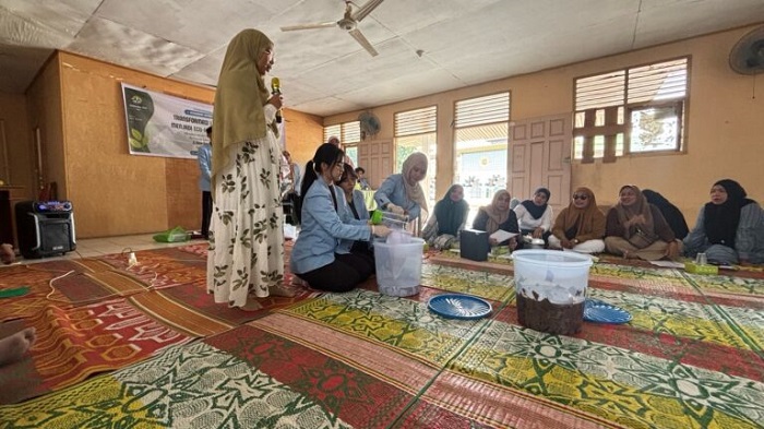Tim Pengabdian Unri Olah Limbah Kertas Menjadi ECOPOT Biodegradable