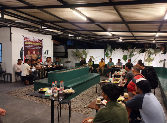 Duduk Keliling Strategi Pemcam Bukit Raya Sampaikan Informasi dan Wujudkan Pilkada Damai