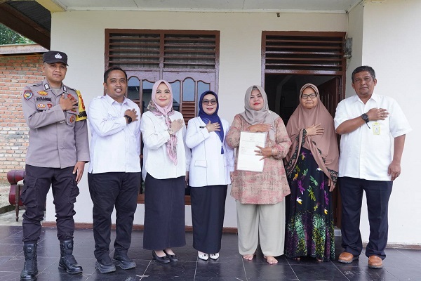 Wujudkan Reforma Agraria, Wakil Bupati Kampar Serahkan 517 Sertifikat di Desa Siabu