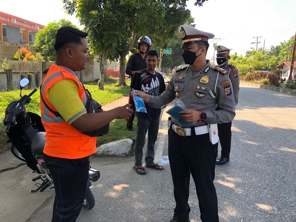 Satlantas Kuansing Tertibkan Pengendara Kendaraan Bermotor yang Tidak Taat Prokes