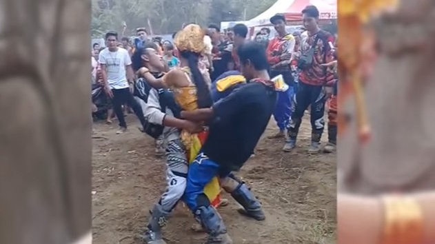 ASTAGAAA... Acara Amal Kok Diisi Joget Porno, Coba Lihat Nih Videonya