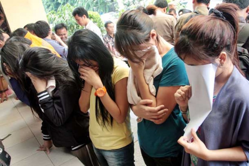 Kabur dari Rumah, Gadis 17 Tahun di Inhu-Riau 'Dijual' ke Pria Hidung Belang di Kedai Tuak dengan Tarif Rp 200 Ribu