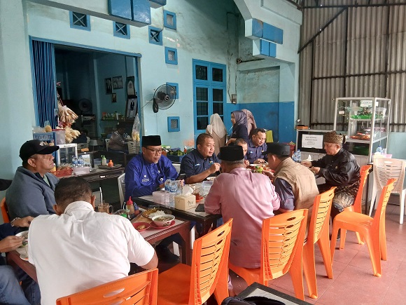 Bupati Herman Bersama Manager PLN Up3 Rengat Bahas Uji Coba Layanan 24 Jam Di Sungai Guntung