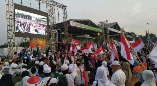 Tiba-tiba Muncul, Habib Rizieq Minta Maaf di Acara Reuni Akbar 212