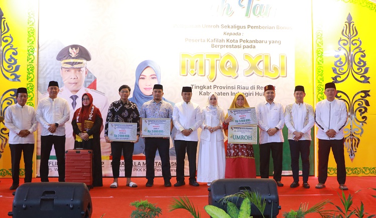 Pemko  Umrahkan 2 Juara di MTQ di Rengat