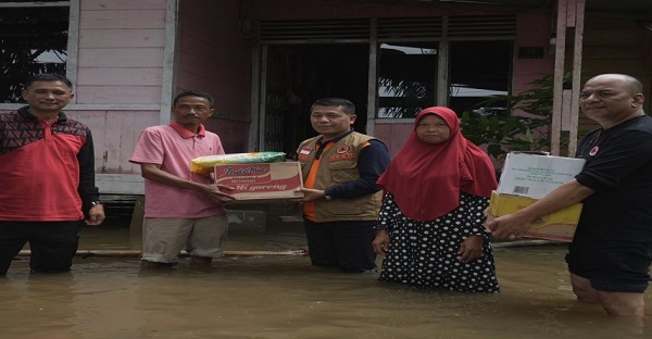 Pamkab Kuansing Salukan Bantuan Korban Banjir di Sikakak Cerenti
