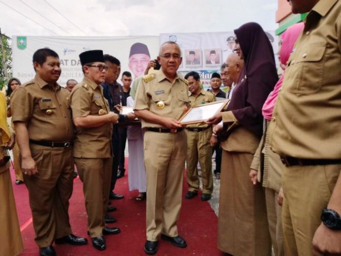 Resmikan Puskesmas Berkelas di Dumai, Gubri: Dokter Harus Banyak Senyum Kepada Pasien