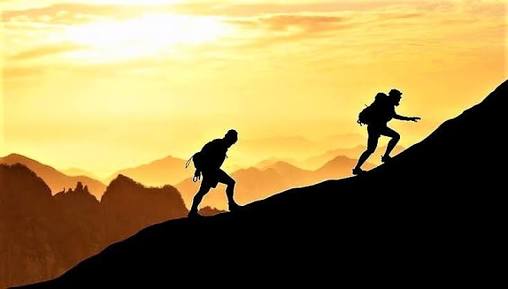 Terjatuh di Gunung Marapi, Pendaki Asal Pekanbaru Alami Patah Tulang