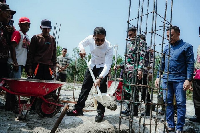 Wakil Bupati  Rohil  Apresiasi Semangat Gotong Royong Warga Sintong Induk Bangun Masjid