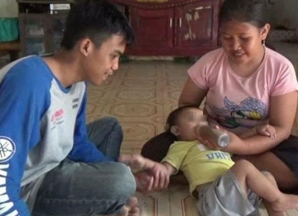 Miris! Ini cerita di Balik Bayi 14 Bulan yang Minum 5 Botol Kopi Sehari