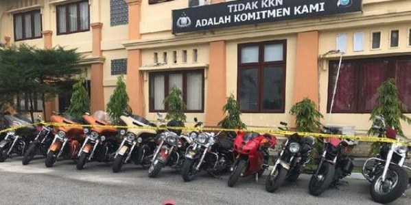 LAGI HEBOH...12 Motor Gede Harga Ratusan Juta Asal Batam  Ditangkap Saat Nyebrang di Buton Siak