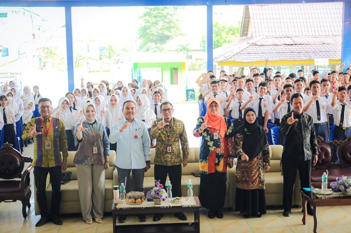 Pemko Dumai dan OJK Riau Edukasi Ratusan Pelajar SMP Budayakan Menabung