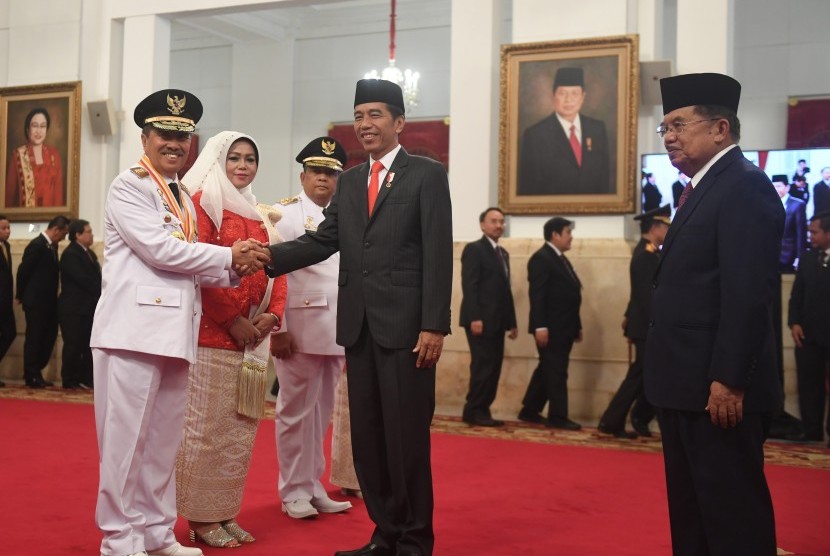 Dilantik Jokowi Jadi Gubri, Syamsuar: Saya Harap Beliau Bisa Dua Periode'