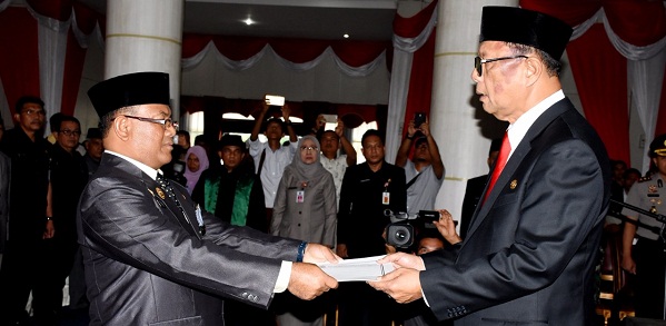 Azis Zaenal Lantik Drs. Yusri MSi Sebagai Sekdakab Kampar