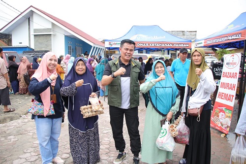 Terima Kasih Pak Pj. Wali Kota! Warga Tobek Godang Belanja 2 Ton Beras dan 1,5 Ton Minyak Goreng