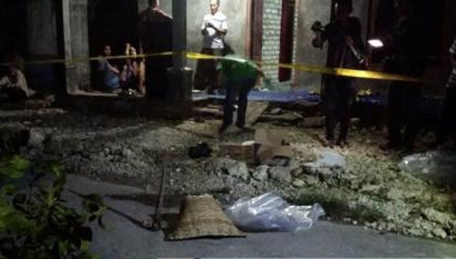 NGERIII... Dugaan Polisi, Jamiin Bunuh Kakaknya Pakai Cangkul, Kepalanya Dipenggal Pakai Parang