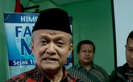 Sekjen MUI: Pemerintah Tegas Larang Kumpul di Masjid, Kenapa di Bandara Tidak?