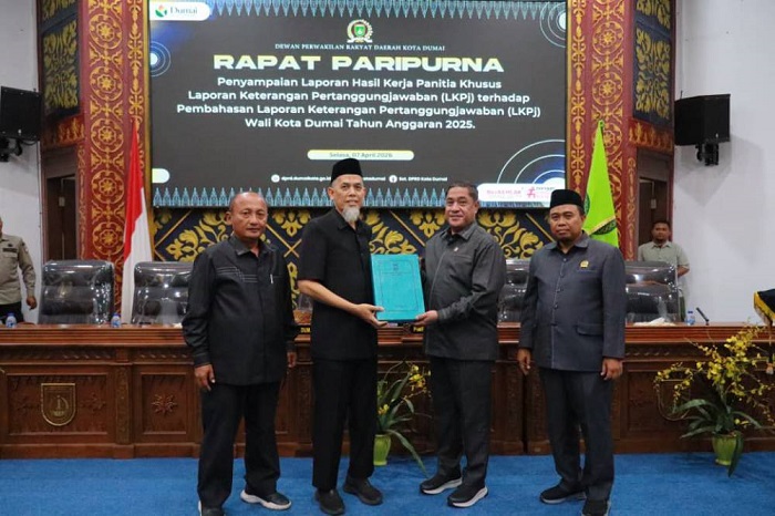 Wako Dumai Terima Rekomendasi LKPj 2025 dari Pansus DPRD Dumai