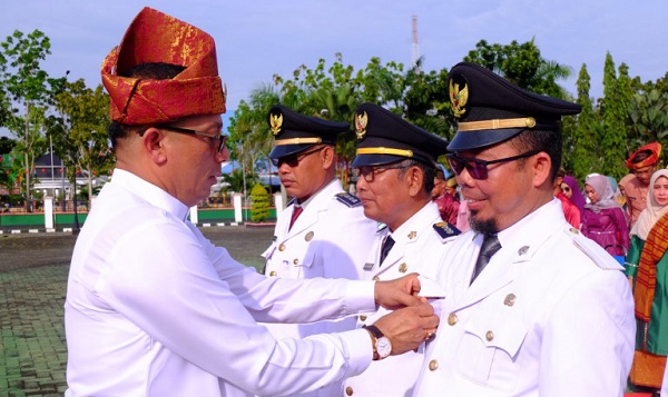Bupati Muhammad Adil  Lantik 89 Pejabat Pemkab Meranti