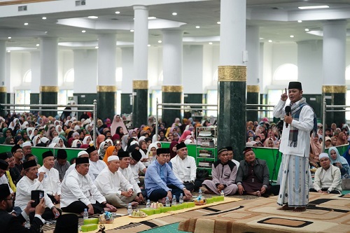 Gubri Bersama KH Syauqi MZ Hadiri Isra Miraj di Masjid Raya Annur