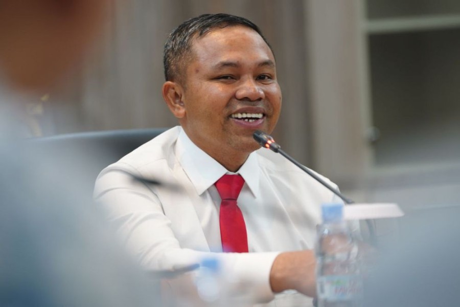 Batasan Usia di Lowongan Resmi Dihapus, Gubernur Riau Abdul Wahid Siap Mendukung