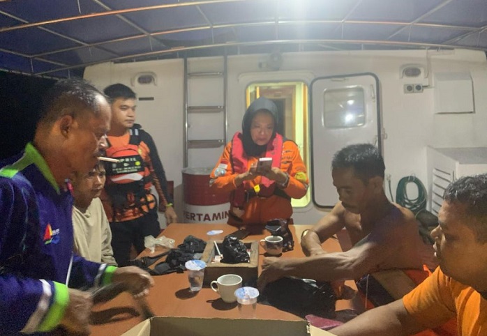 KM Ade Putra Tenggelam Diperairan SInaboi, 5 Awak Kapal Hilang