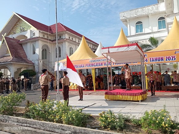 Wakil Bupati Rohil Bertindak Sebagai Inspektur Upacara Peringatan Hari Pramuka Ke 64 Tahun 2025