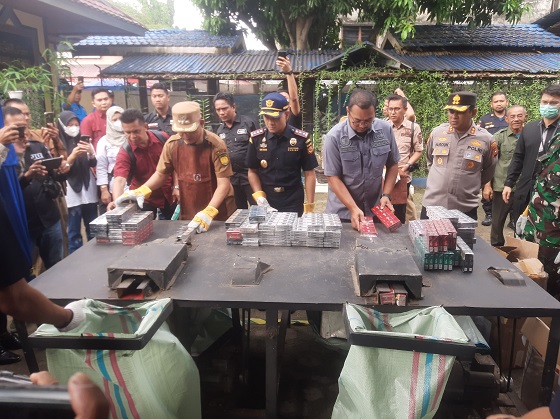 Bupati Inhil Harap Pencegahan Pengedaran Barang Ilegal Masif Dilakukan