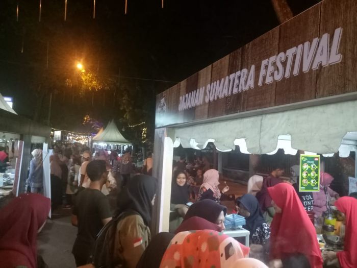 MANJAKAN SELERA...Yuk Berburu Jajanan Khas di Festival Kuliner Sumatera Pekanbaru 