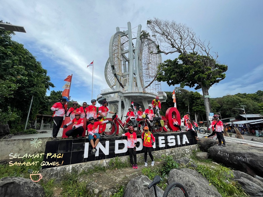 Rekor! Puluhan Gowes LPM Pekanbaru Touring dari Pekanbaru hingga Titik Nol Sumatera di Pulau Sabang-Aceh