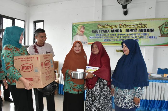 Sejumlah Janda di Tambang Terima Bimbingan dan Bantuan UEP
