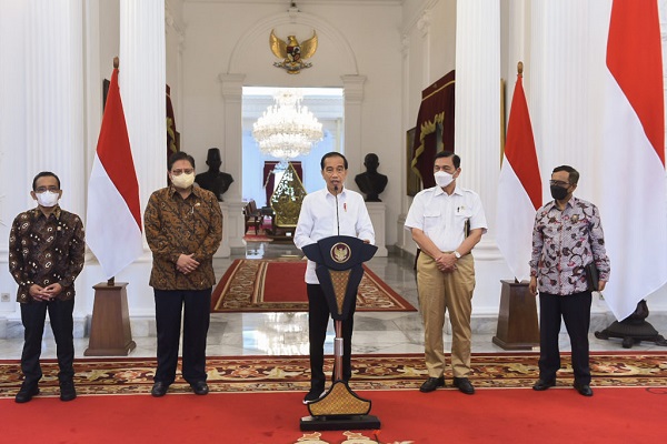 Jokowi: Pemerintah Segera Laksanakan Putusan MK atas Pengujian Formil UU Cipta Kerja