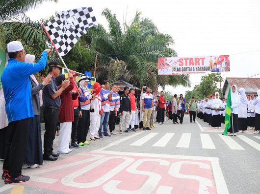 Dilepas Wakil Bupati Kampar, Sebanyak 3.000 lebih Peserta Ramaikan Jalan sehat dan Karnaval HUT RI di Kampar Utara