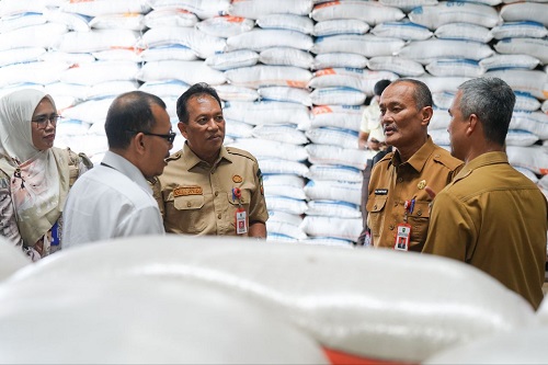 Pj Sekdaprov Riau Sebut Stok Bahan Pokok Aman