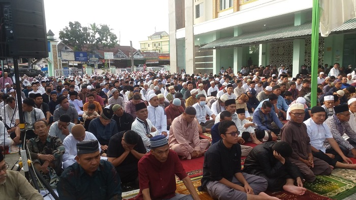 Ribuan Umat Muslim Penuhi Lokasi Salat Idul Fitri di Pekanbaru