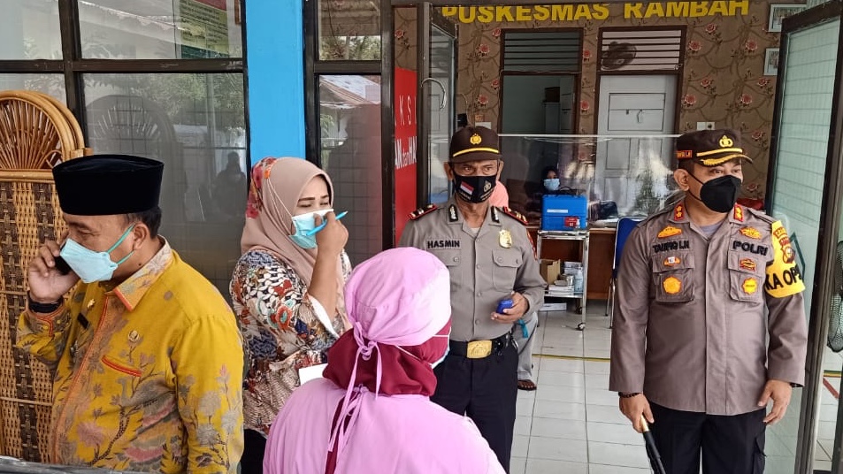 Kapolres Rohul Cek Pelaksanaan Vaksinasi ke Lapangan, Hari Ini  1.024 Warga Divaksin