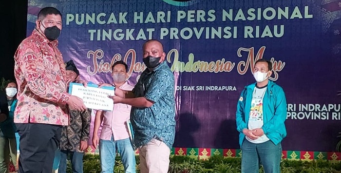 Wakili PWI Rohil, Jonathan Surbakti Juara I Lomba Poto LKTJ Raja Ali Kelana Provinsi Riau
