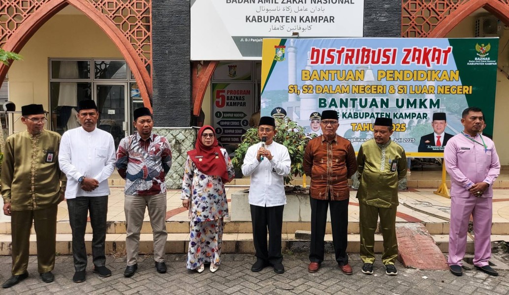 Wakil Bupati Kampar Salurkan Bantuan Pendidikan kepada 1.153 Orang Mahasiswa